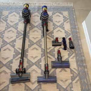 Dyson V8 Animal & v7 Cordless Stick Vacuum Cleaners Bundle Charger & Mount Set